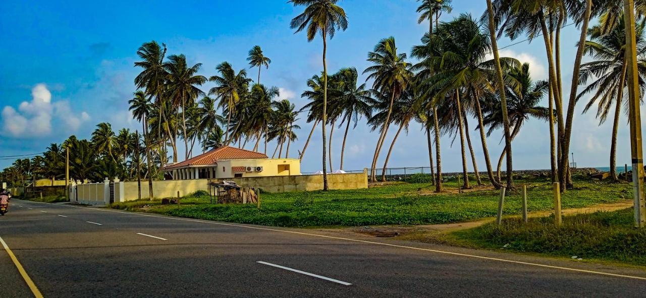 House By The Sea Hikka Hotel Hikkaduwa Exterior photo
