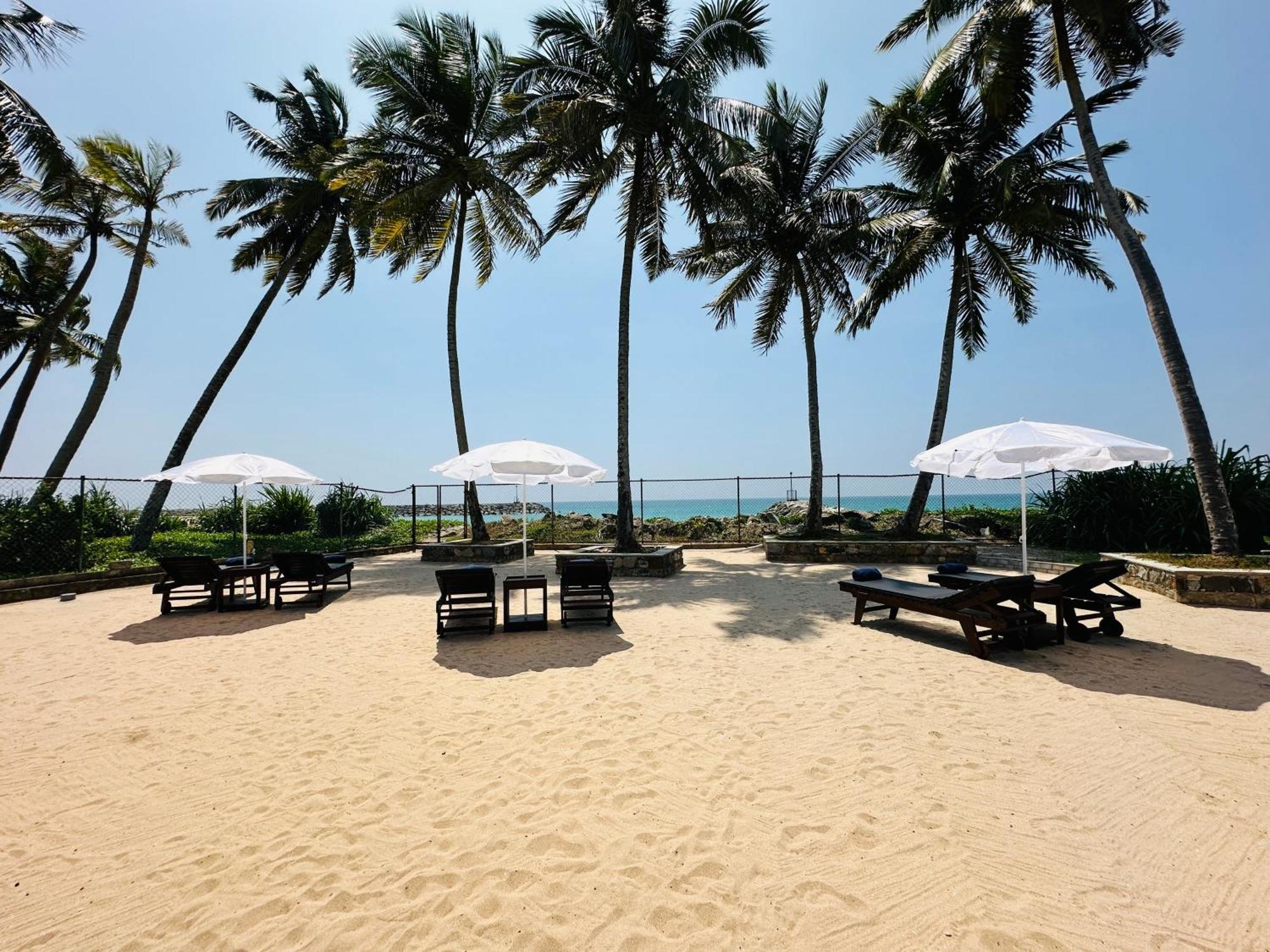 House By The Sea Hikka Hotel Hikkaduwa Exterior photo