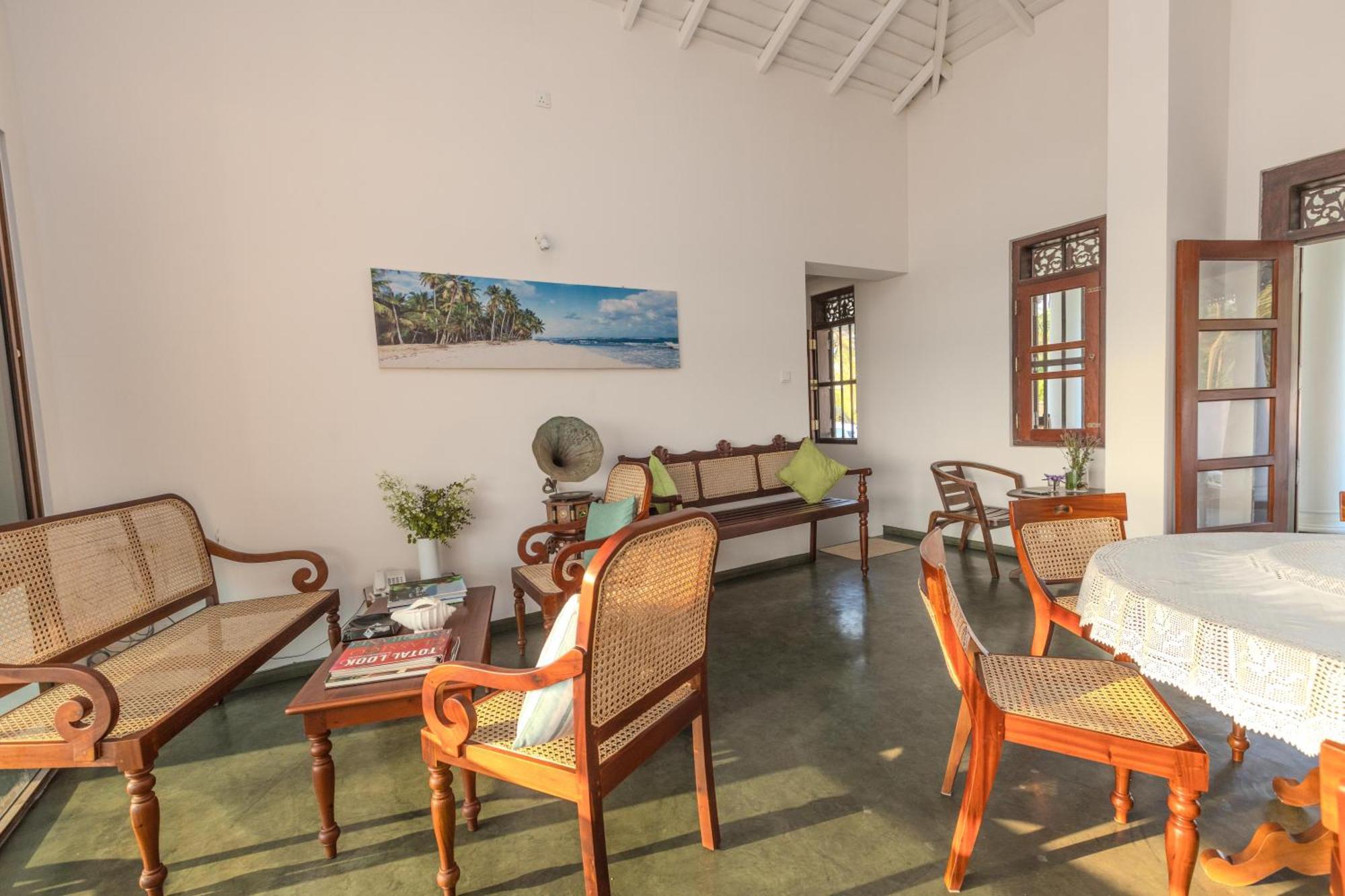 House By The Sea Hikka Hotel Hikkaduwa Exterior photo